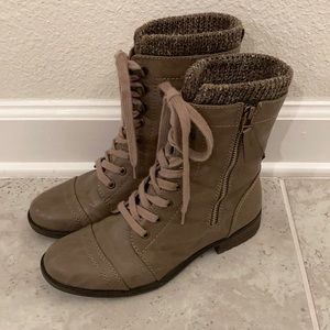 Women’s light brown lace up boots size 8 1/2